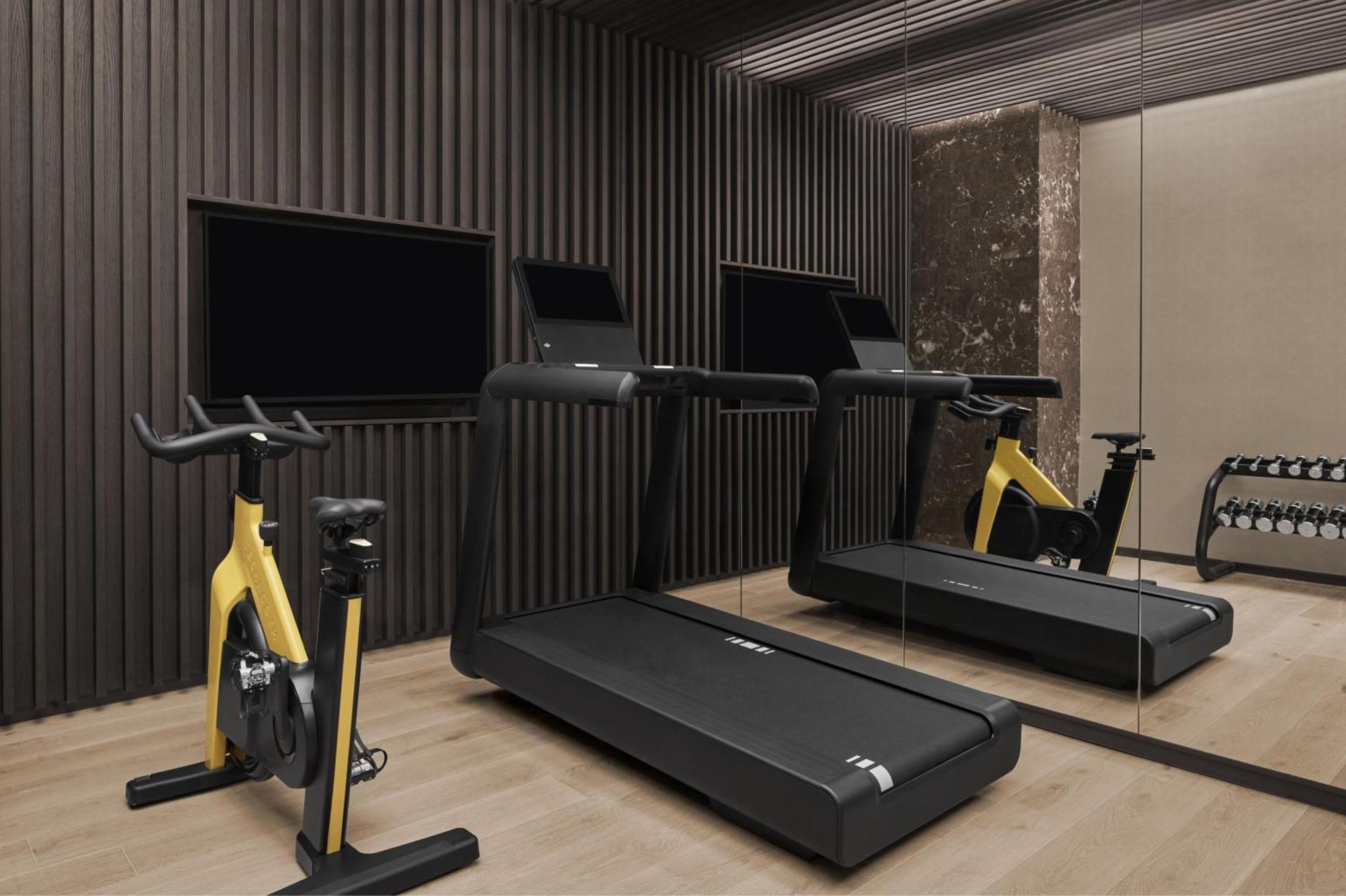 Jw Marriott Hotel Istanbul Marmara Sea Exterior foto A treadmill