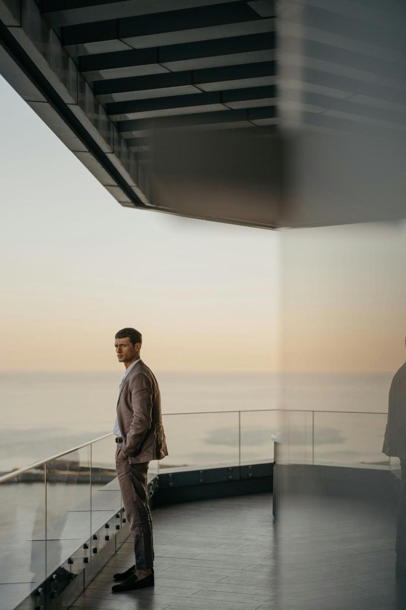 Jw Marriott Hotel Istanbul Marmara Sea Exterior foto The 2019 winner, Alexander McQueen